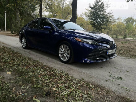 Тойота Камрі 2018 у Кропивницькому (Кіровограді) на Automoto.ua Синій Тойота Камрі, об'ємом двигуна 2.49 л та пробігом 77 тис. км за 19900 $, фото 1 на Automoto.ua