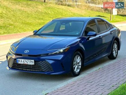 Синій Тойота Камрі, об'ємом двигуна 2.49 л та пробігом 4 тис. км за 38500 $, фото 1 на Automoto.ua