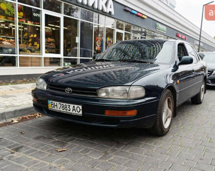 Зеленый Тойота Камри, объемом двигателя 2.2 л и пробегом 300 тыс. км за 2100 $, фото 1 на Automoto.ua