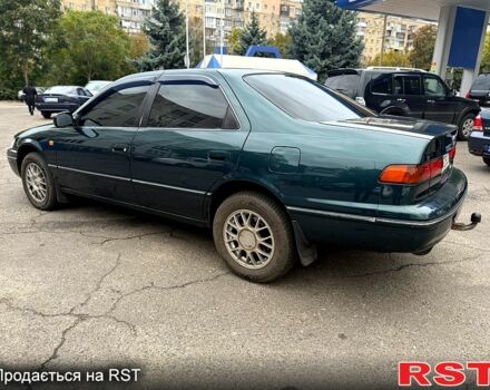 Зелений Тойота Камрі, об'ємом двигуна 3 л та пробігом 187 тис. км за 3777 $, фото 1 на Automoto.ua