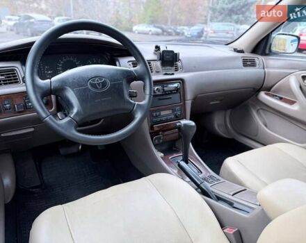 Зеленый Тойота Камри, объемом двигателя 3 л и пробегом 255 тыс. км за 4999 $, фото 6 на Automoto.ua