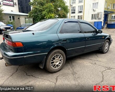 Зелений Тойота Камрі, об'ємом двигуна 3 л та пробігом 187 тис. км за 3777 $, фото 3 на Automoto.ua