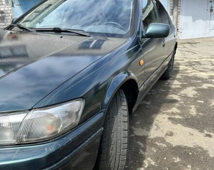 Зелений Тойота Камрі, об'ємом двигуна 3 л та пробігом 400 тис. км за 3000 $, фото 1 на Automoto.ua