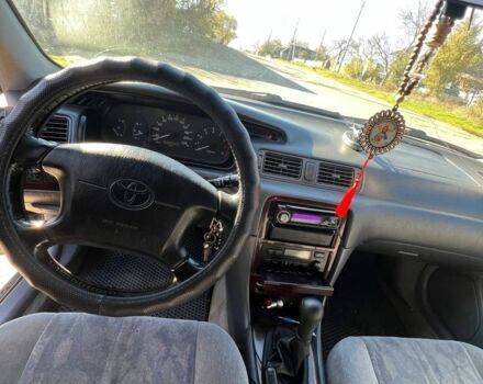 Зеленый Тойота Камри, объемом двигателя 2.2 л и пробегом 407 тыс. км за 3700 $, фото 7 на Automoto.ua