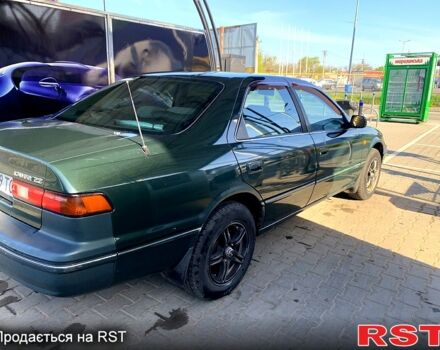 Зеленый Тойота Камри, объемом двигателя 2.2 л и пробегом 430 тыс. км за 2900 $, фото 4 на Automoto.ua