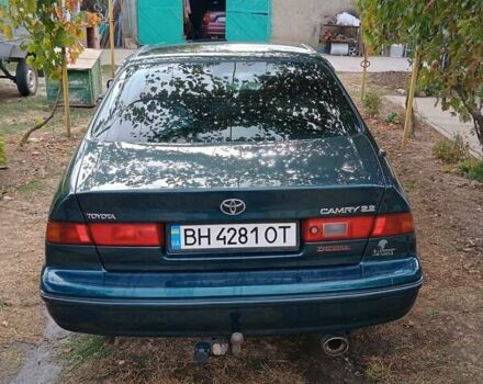 Зелений Тойота Камрі, об'ємом двигуна 2.16 л та пробігом 300 тис. км за 3300 $, фото 4 на Automoto.ua