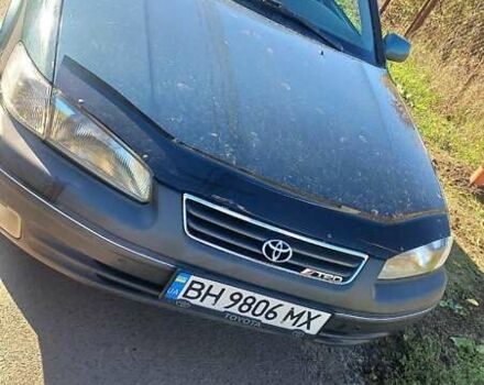 Зелений Тойота Камрі, об'ємом двигуна 3 л та пробігом 394 тис. км за 3900 $, фото 1 на Automoto.ua