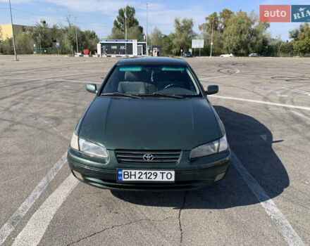 Зеленый Тойота Камри, объемом двигателя 2.2 л и пробегом 440 тыс. км за 2800 $, фото 1 на Automoto.ua