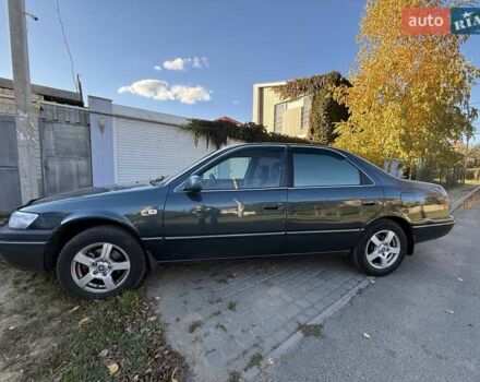 Зелений Тойота Камрі, об'ємом двигуна 3 л та пробігом 394 тис. км за 3900 $, фото 4 на Automoto.ua