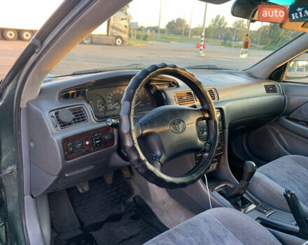 Зеленый Тойота Камри, объемом двигателя 2.2 л и пробегом 440 тыс. км за 2800 $, фото 12 на Automoto.ua