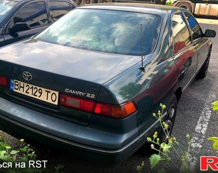 Зеленый Тойота Камри, объемом двигателя 2.2 л и пробегом 430 тыс. км за 2900 $, фото 1 на Automoto.ua