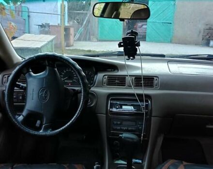 Зелений Тойота Камрі, об'ємом двигуна 2.16 л та пробігом 300 тис. км за 3300 $, фото 10 на Automoto.ua