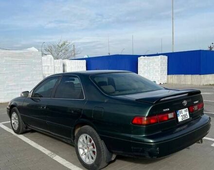 Зеленый Тойота Камри, объемом двигателя 2.2 л и пробегом 310 тыс. км за 3400 $, фото 1 на Automoto.ua