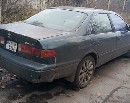 Зеленый Тойота Камри, объемом двигателя 2.2 л и пробегом 250 тыс. км за 3000 $, фото 5 на Automoto.ua