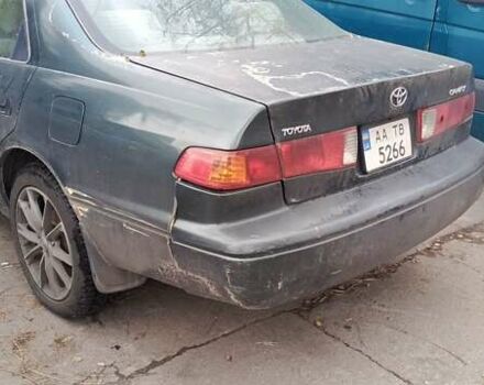 Зеленый Тойота Камри, объемом двигателя 2.2 л и пробегом 250 тыс. км за 3000 $, фото 2 на Automoto.ua