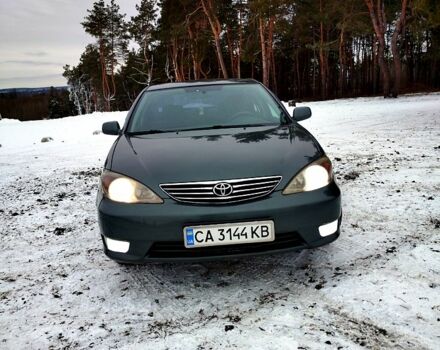 Зеленый Тойота Камри, объемом двигателя 2.4 л и пробегом 333 тыс. км за 5200 $, фото 11 на Automoto.ua