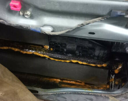 Зеленый Тойота Камри, объемом двигателя 2.4 л и пробегом 400 тыс. км за 10000 $, фото 15 на Automoto.ua