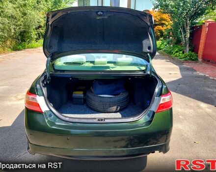 Зеленый Тойота Камри, объемом двигателя 2.5 л и пробегом 227 тыс. км за 8500 $, фото 2 на Automoto.ua