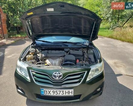 Зелений Тойота Камрі, об'ємом двигуна 2.49 л та пробігом 227 тис. км за 8500 $, фото 1 на Automoto.ua