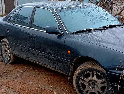 Зелений Тойота Камрі, об'ємом двигуна 3 л та пробігом 330 тис. км за 2700 $, фото 1 на Automoto.ua