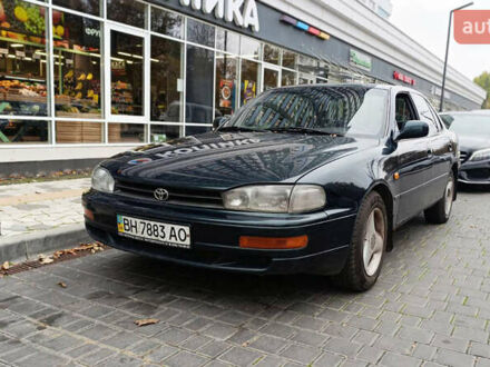 Зеленый Тойота Камри, объемом двигателя 2.2 л и пробегом 300 тыс. км за 2100 $, фото 1 на Automoto.ua