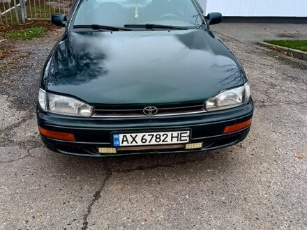 Зелений Тойота Камрі, об'ємом двигуна 2.2 л та пробігом 350 тис. км за 2150 $, фото 1 на Automoto.ua