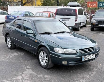 Зеленый Тойота Камри, объемом двигателя 3 л и пробегом 255 тыс. км за 4999 $, фото 1 на Automoto.ua