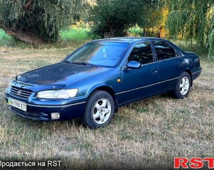 Зеленый Тойота Камри, объемом двигателя 2.2 л и пробегом 188 тыс. км за 2500 $, фото 1 на Automoto.ua