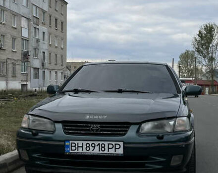 Зеленый Тойота Камри, объемом двигателя 2.2 л и пробегом 466 тыс. км за 3800 $, фото 1 на Automoto.ua