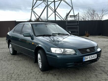 Зеленый Тойота Камри, объемом двигателя 2.2 л и пробегом 367 тыс. км за 3200 $, фото 1 на Automoto.ua