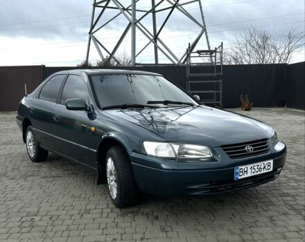 Зеленый Тойота Камри, объемом двигателя 2.2 л и пробегом 367 тыс. км за 3200 $, фото 1 на Automoto.ua