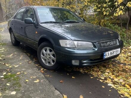 Зелений Тойота Камрі, об'ємом двигуна 3 л та пробігом 350 тис. км за 3600 $, фото 1 на Automoto.ua