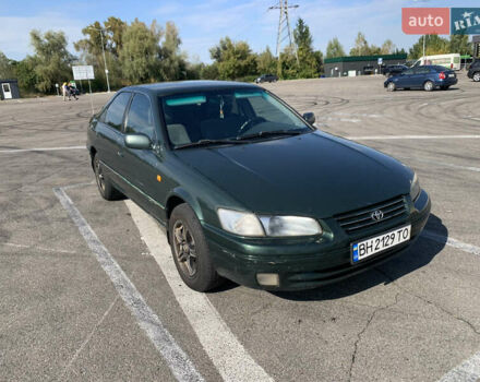 Зеленый Тойота Камри, объемом двигателя 2.2 л и пробегом 440 тыс. км за 2800 $, фото 1 на Automoto.ua