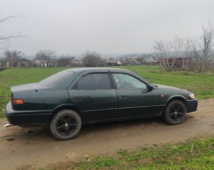 Зеленый Тойота Камри, объемом двигателя 2.2 л и пробегом 200 тыс. км за 2900 $, фото 1 на Automoto.ua