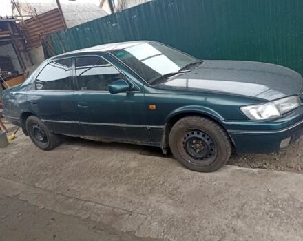 Зеленый Тойота Камри, объемом двигателя 2.2 л и пробегом 350 тыс. км за 2500 $, фото 1 на Automoto.ua
