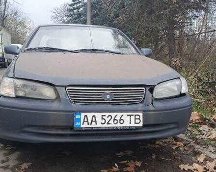 Зеленый Тойота Камри, объемом двигателя 2.2 л и пробегом 250 тыс. км за 3000 $, фото 1 на Automoto.ua