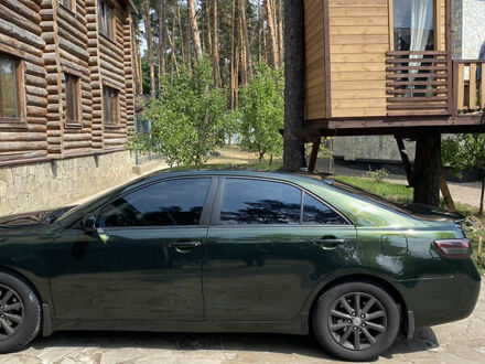 Зеленый Тойота Камри, объемом двигателя 2.49 л и пробегом 300 тыс. км за 8200 $, фото 1 на Automoto.ua