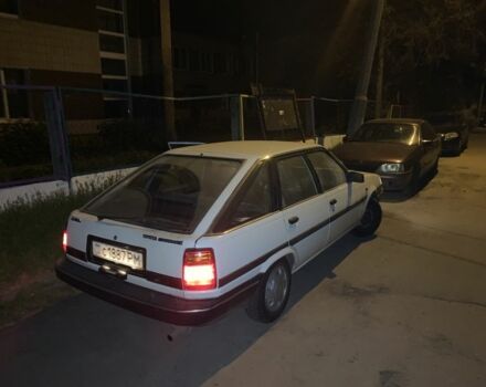 Белый Тойота Карина, объемом двигателя 2 л и пробегом 278 тыс. км за 2000 $, фото 2 на Automoto.ua