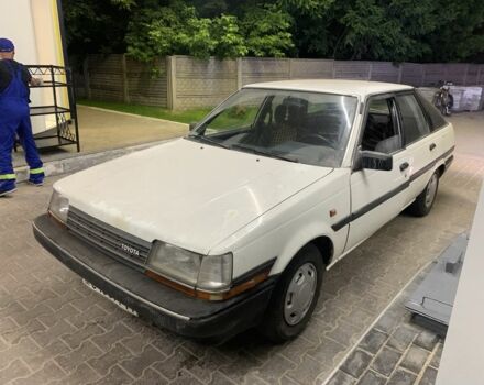 Белый Тойота Карина, объемом двигателя 2 л и пробегом 278 тыс. км за 2000 $, фото 4 на Automoto.ua