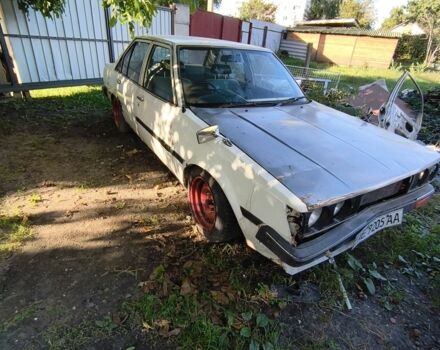 Белый Тойота Карина, объемом двигателя 1.6 л и пробегом 87 тыс. км за 500 $, фото 1 на Automoto.ua