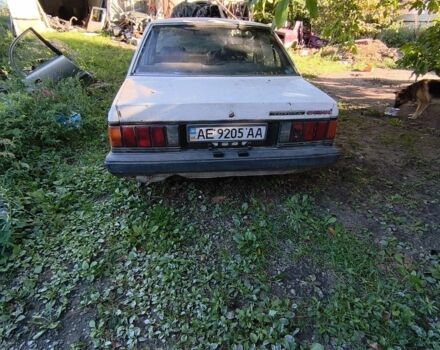 Белый Тойота Карина, объемом двигателя 1.6 л и пробегом 87 тыс. км за 500 $, фото 5 на Automoto.ua