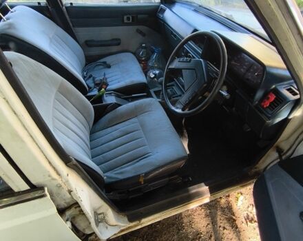 Белый Тойота Карина, объемом двигателя 1.6 л и пробегом 87 тыс. км за 500 $, фото 6 на Automoto.ua