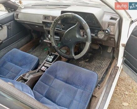Белый Тойота Карина, объемом двигателя 0 л и пробегом 11 тыс. км за 1200 $, фото 3 на Automoto.ua
