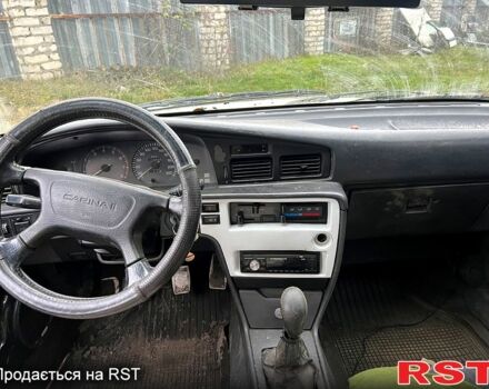 Белый Тойота Карина, объемом двигателя 2 л и пробегом 0 тыс. км за 800 $, фото 4 на Automoto.ua