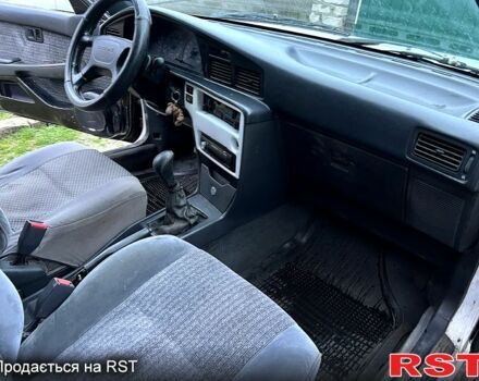 Белый Тойота Карина, объемом двигателя 2 л и пробегом 0 тыс. км за 800 $, фото 9 на Automoto.ua