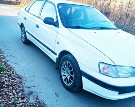 Белый Тойота Карина, объемом двигателя 1.62 л и пробегом 355 тыс. км за 2500 $, фото 1 на Automoto.ua