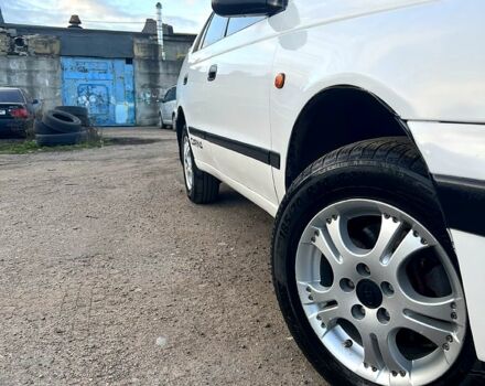 Білий Тойота Каріна, об'ємом двигуна 1.6 л та пробігом 515 тис. км за 4150 $, фото 2 на Automoto.ua