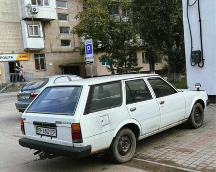 Белый Тойота Карина, объемом двигателя 2 л и пробегом 145 тыс. км за 600 $, фото 2 на Automoto.ua