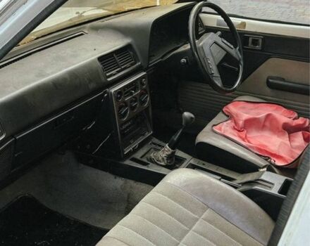 Белый Тойота Карина, объемом двигателя 2 л и пробегом 145 тыс. км за 600 $, фото 7 на Automoto.ua