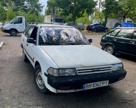 Білий Тойота Каріна, об'ємом двигуна 1.6 л та пробігом 0 тис. км за 850 $, фото 1 на Automoto.ua